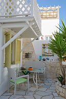 Leonardos Apartments