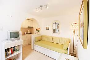 Leonardos Apartments