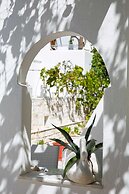 Leonardos Apartments