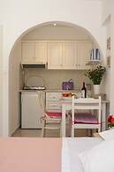 Leonardos Apartments