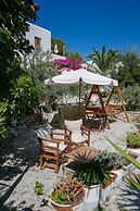 Leonardos Apartments