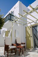 Leonardos Apartments