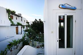 Leonardos Apartments