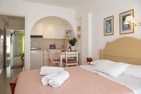 Leonardos Apartments