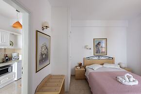 Leonardos Apartments