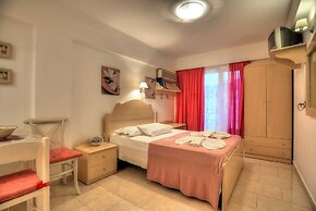 Leonardos Apartments