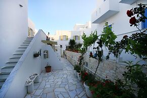 Leonardos Apartments