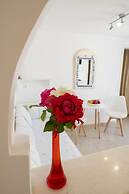 Leonardos Apartments