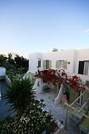 Leonardos Apartments