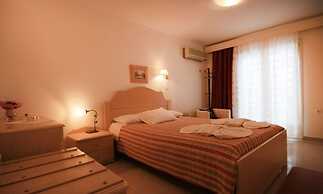 Leonardos Apartments