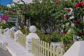 Leonardos Apartments