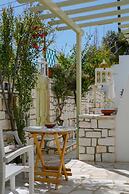 Leonardos Apartments