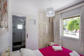 Leonardos Apartments