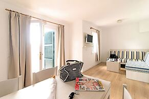 Apartamentos Cala Blanca