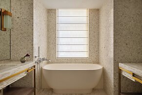 Four Seasons Hotel New York Downtown