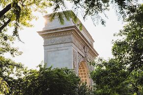 Four Seasons Hotel New York Downtown