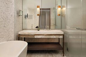Four Seasons Hotel New York Downtown