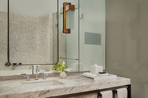 Four Seasons Hotel New York Downtown