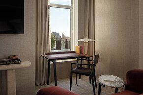 Four Seasons Hotel New York Downtown