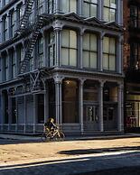 Four Seasons Hotel New York Downtown