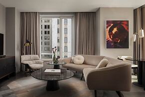Four Seasons Hotel New York Downtown