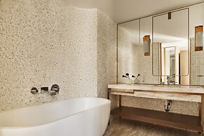 Four Seasons Hotel New York Downtown