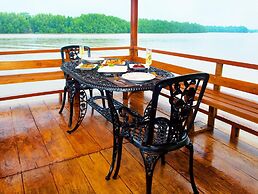 Okvin River Villa