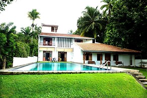 Okvin River Villa