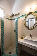 Join Us Low Cost Rooms