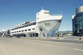 Cruise Hotel