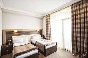 Cruise Hotel
