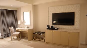 Royce Hotel & Casino