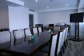 Royce Hotel & Casino