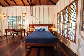 Bluff Beach Retreat