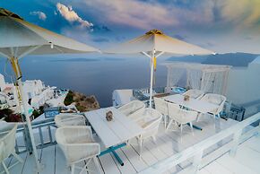 Kaleidoscope Cave Houses Oia