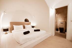 Kaleidoscope Cave Houses Oia