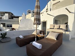 Kaleidoscope Cave Houses Oia