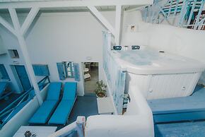 Kaleidoscope Cave Houses Oia