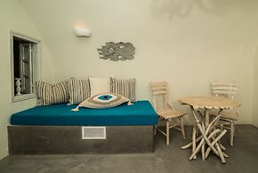 Kaleidoscope Cave Houses Oia