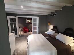 XII Century Heritage Hotel