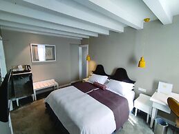 XII Century Heritage Hotel