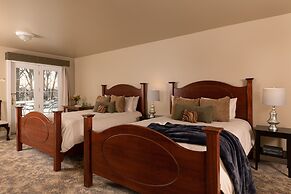 The Oakwood Inn – Adults Only