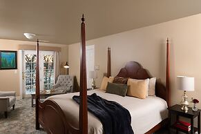 The Oakwood Inn – Adults Only