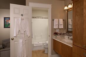 The Oakwood Inn – Adults Only