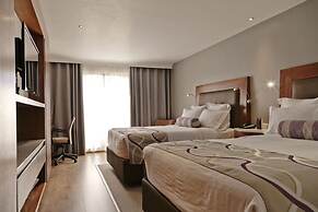 HS HOTSSON Hotel Silao