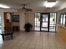 Days Inn & Suites by Wyndham Brewton