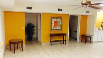 Days Inn & Suites by Wyndham Brewton