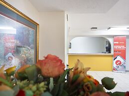 Days Inn & Suites by Wyndham Brewton