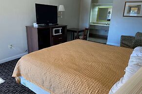 Days Inn & Suites by Wyndham Brewton