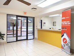 Days Inn & Suites by Wyndham Brewton